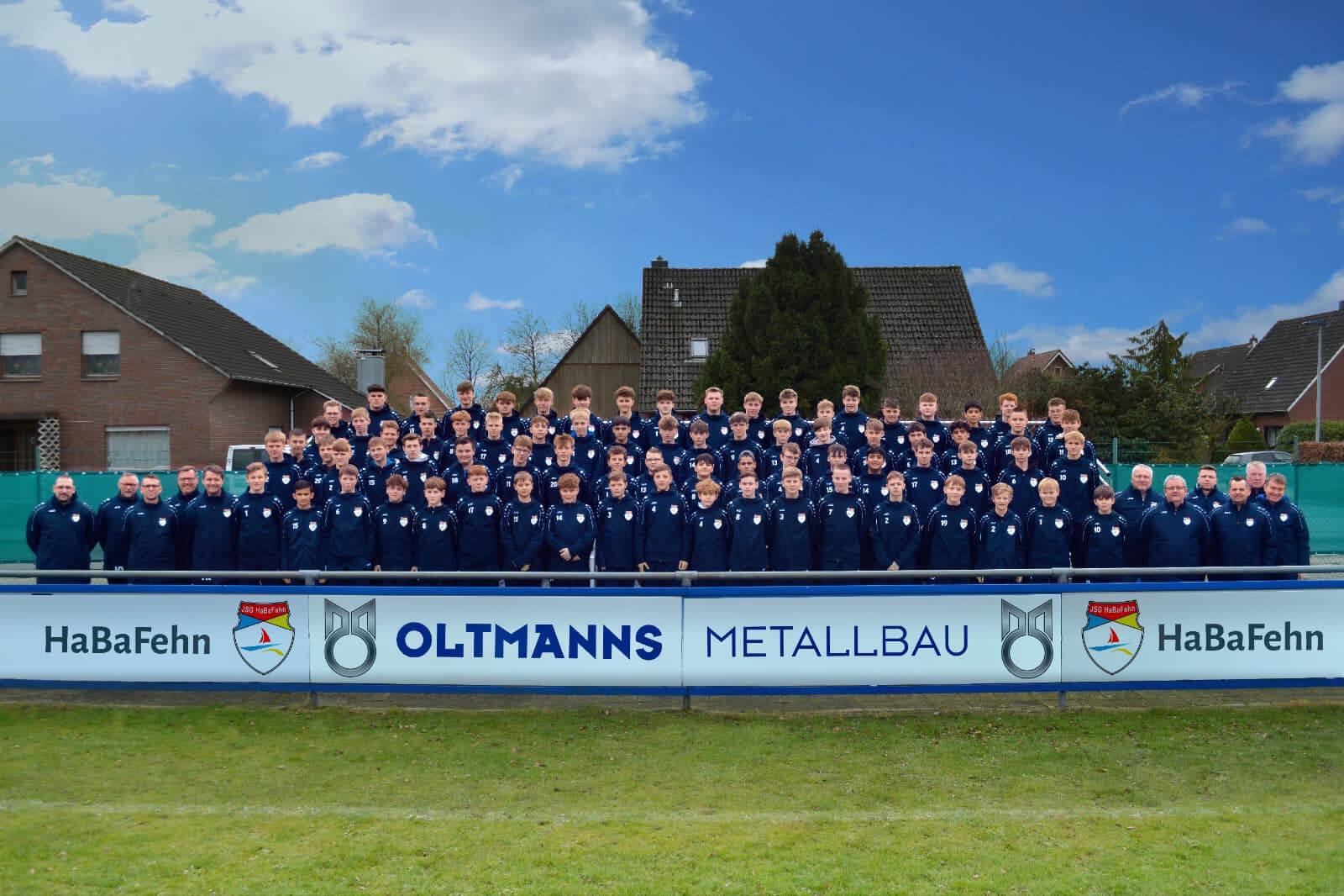 Trainingsanzüge Sponsor Oltmanns, Bild: Arne Kämpgen